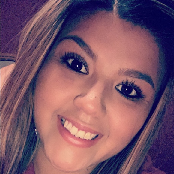 Meet your Posher, Jessica - Picture 1 of 1